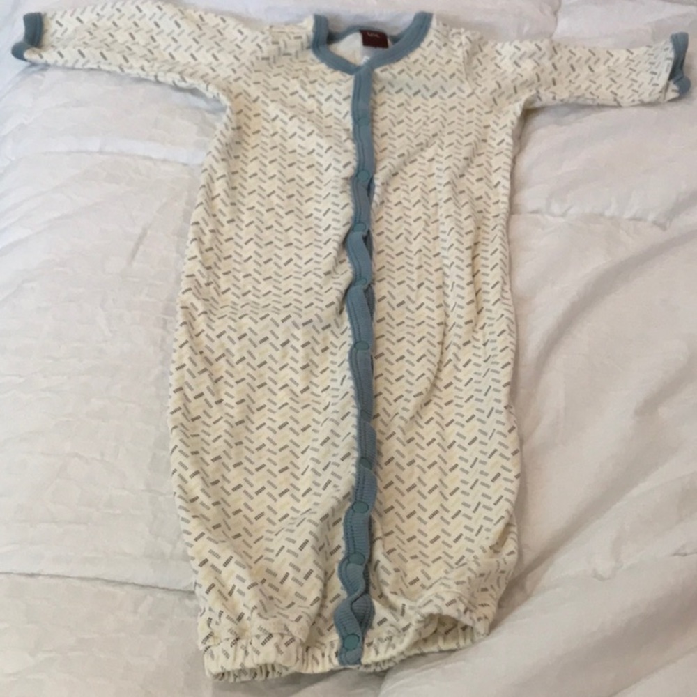 Tea Collection convertible infant gown